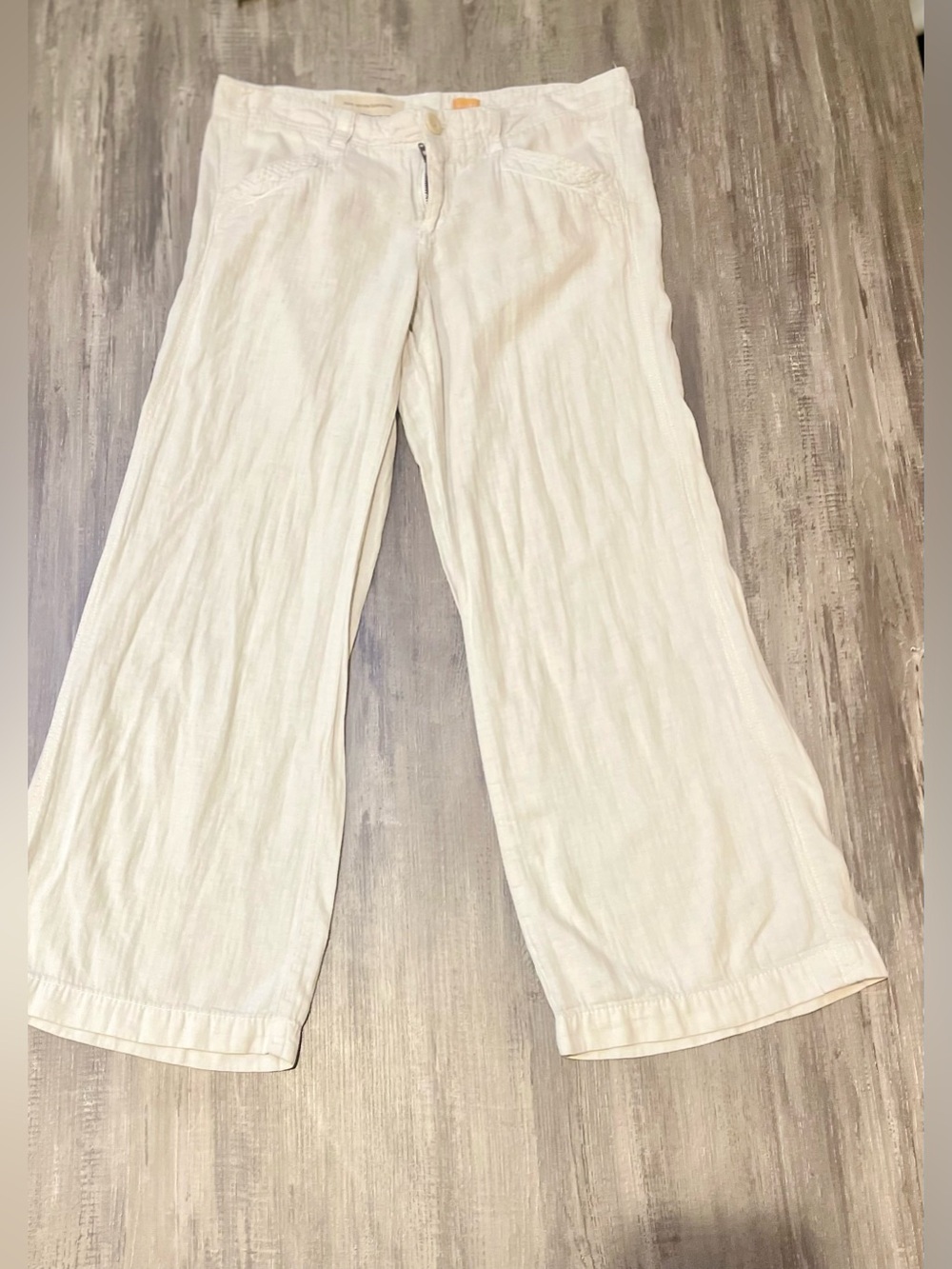 Pilcro and the Letterpress White Capris - linen blend